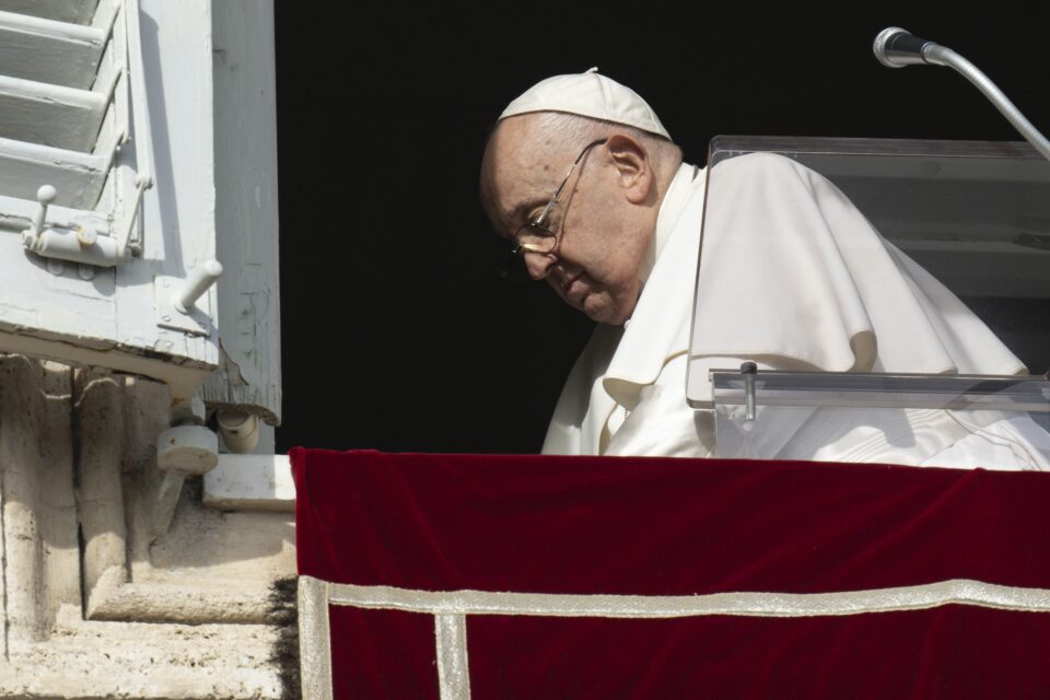 Papa Franjo: Sam rat je zločin protiv čovječanstva