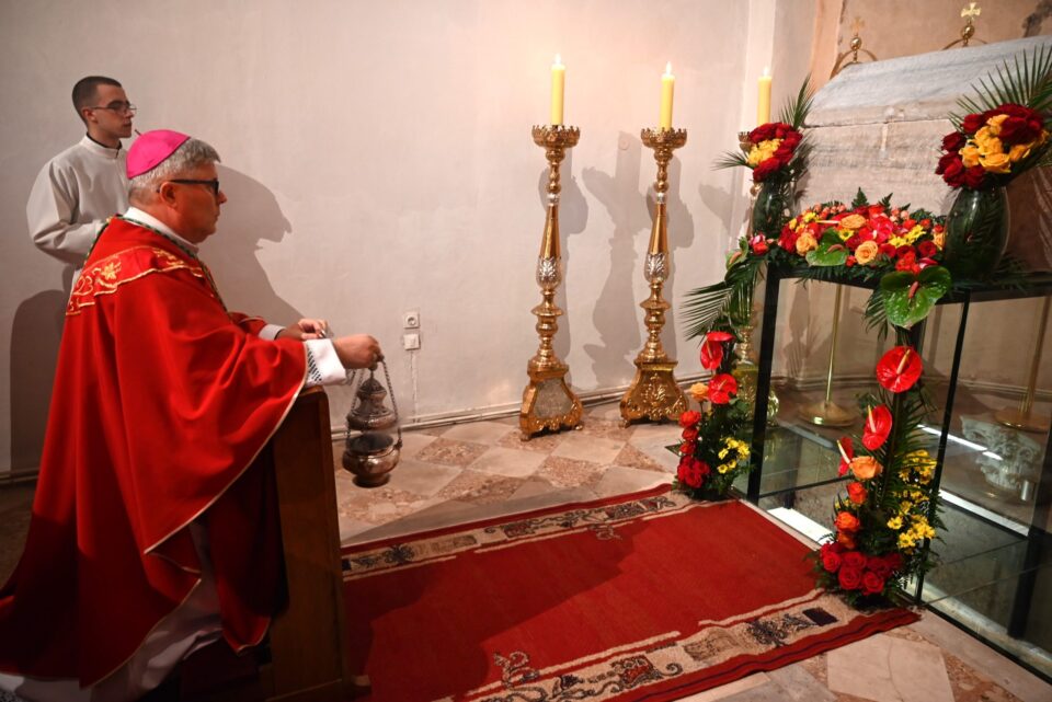 ZADAR: Na svetkovinu sv. Stošije, zaštitnice Zadarske nadbiskupije, mons. Zgrablić predvodio svečano misno slavlje u katedrali sv. Stošije