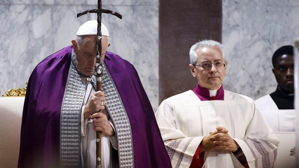 Papa poziva Kuriju da u molitvi živi korizmene duhovne vježbe – Vatican News