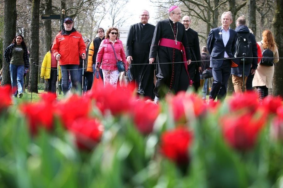Nizozemski biskupi ponudili su oprezan odgovor na smjernice Vatikana o blagoslovu, suprotstavljajući se regionalnom trendu
