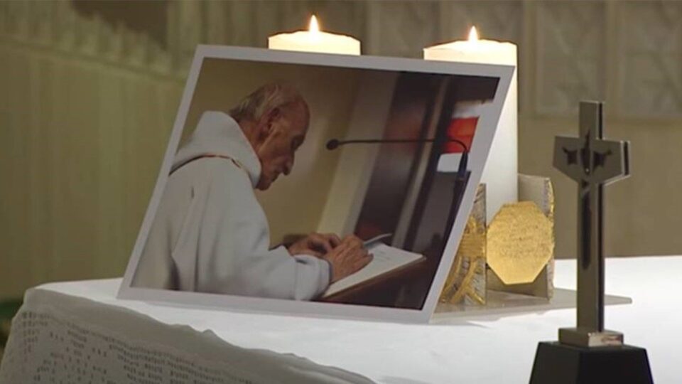Papa: Fr.  Hamel, svjetlo protiv bogohulnog nasilja u ime Božje