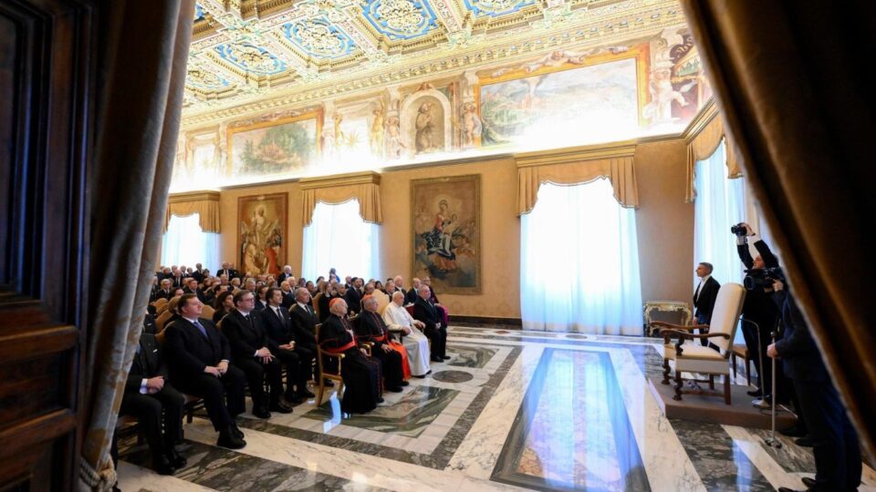 Papa potiče Malteški red da nastavi svoju “humanitarnu diplomaciju” za siromašne