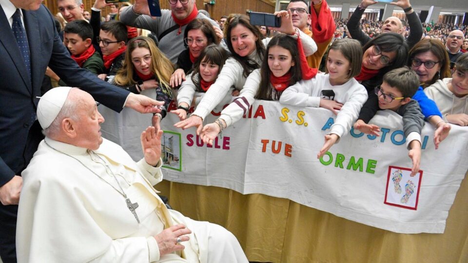 Papa Franjo poziva mlade da prigrle dar krizme
