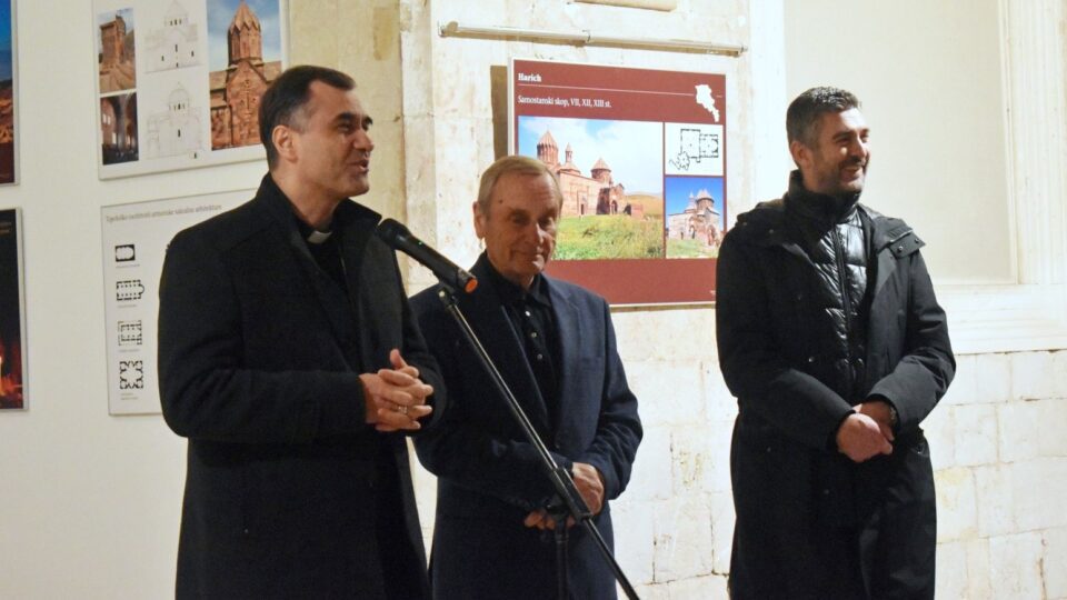 Biskup otvorio izložbu „Armenia sacra” – Dubrovačka biskupija