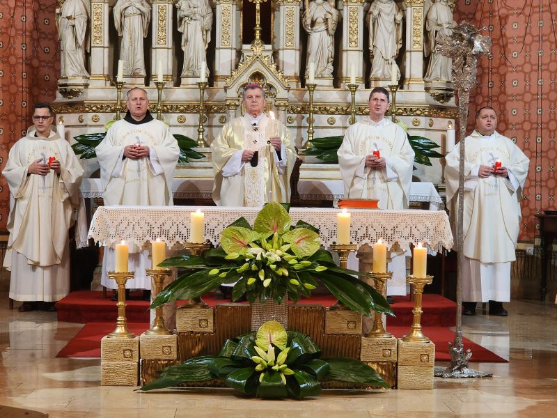 ​​​​​​​Nadbiskup Vukšić predvodio Euharistijsko slavlje uoči blagdana Svijećnice