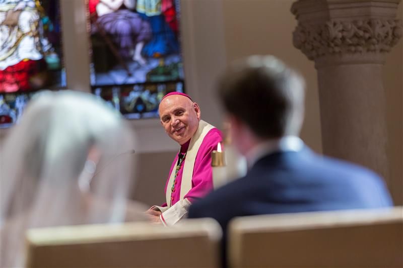 Nasljeđe ljubavi: katolici razmišljaju o utjecaju biskupa Dorsonvillea na Crkvu