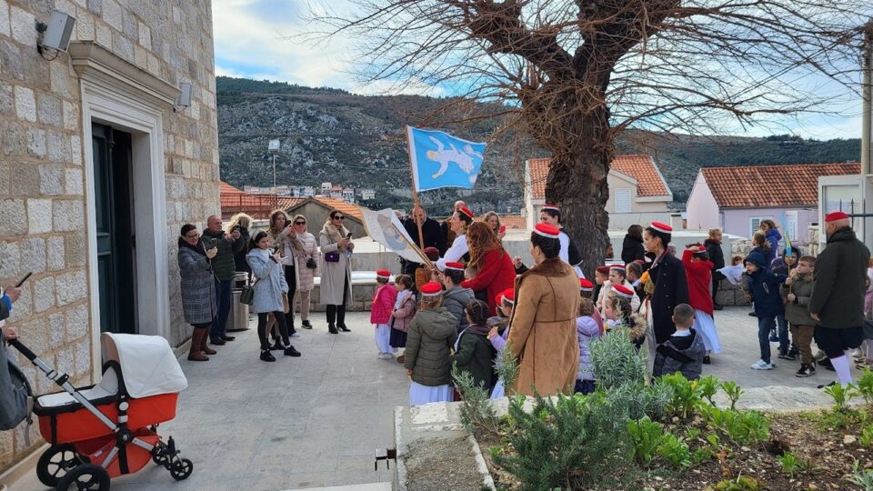 Mokošica: Program “Ususret Festi sv. Vlaha” završio na Kandeloru – Dubrovačka biskupija