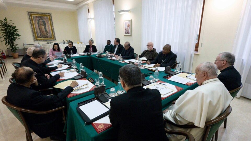 Papa predsjeda sastankom Vijeća kardinala
