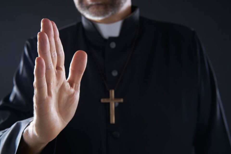 90 katoličkih svećenika, znanstvenika traži od crkvenih vođa da se usprotive istospolnim blagoslovima