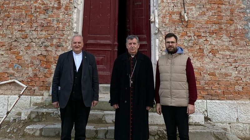Nadbiskup Vukšić obišao radove na obnovi Katoličkog školskog centra „Petar Barbarić“ Travnik