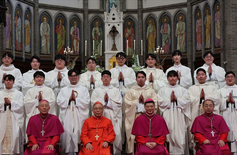 U Seulu zaređeno 16 svećenika i 25 đakona