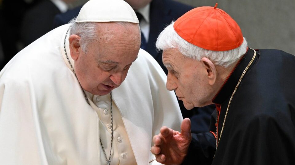 “Živi mučenik”: Papa Franjo odaje počast kardinalu koji je bio u zatvoru tri desetljeća – Vatican News