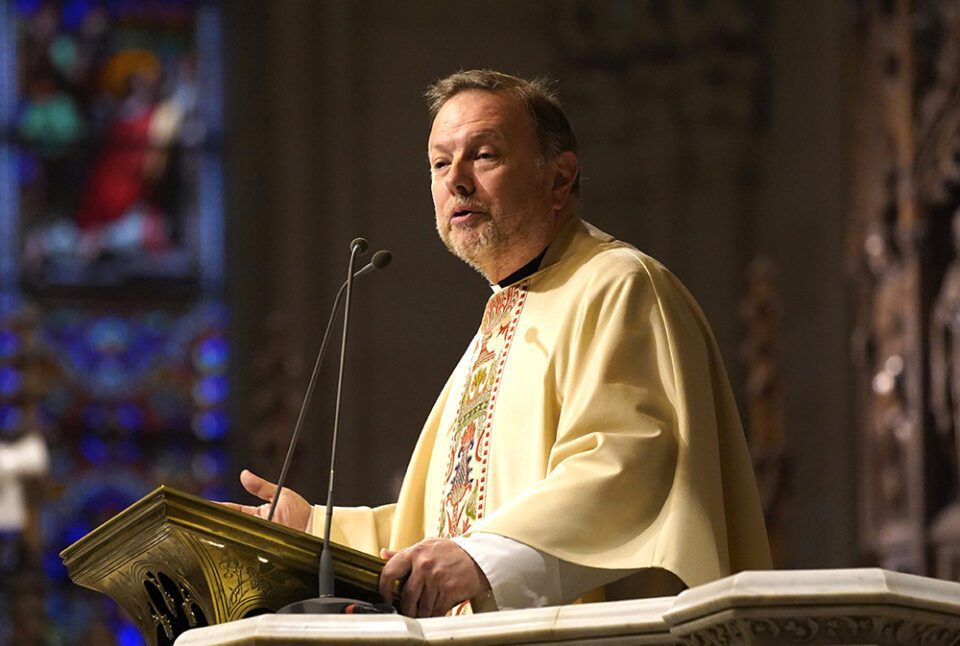 Svećenik podnio ostavku na mjesto u Papinskim misijskim društvima SAD-a nakon što je potkrijepljena tvrdnja o nedoličnom ponašanju ‘s odraslom osobom’