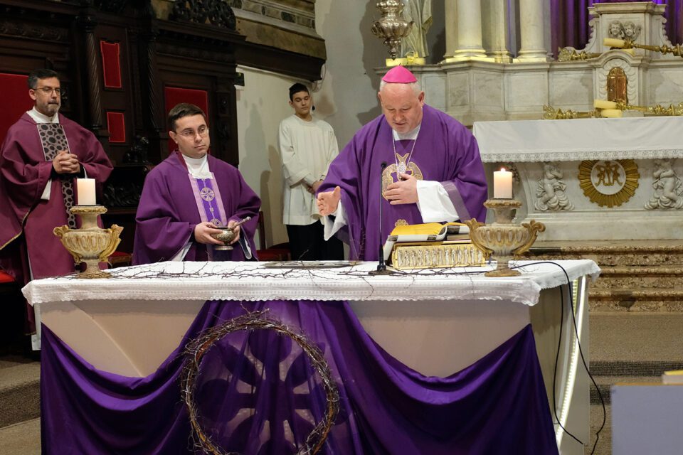 Biskup Petanjak predvodio misno slavlje Pepelnice –