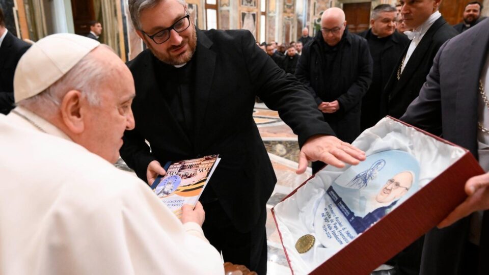 Papa talijanskim sjemeništarcima: Crkva je “rad u tijeku” – Vatican News