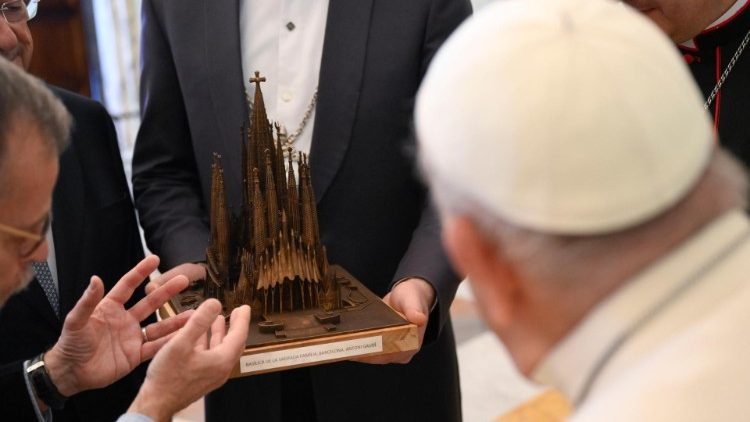 Papa primio članove Odbora za gradnju bazilike Svete obitelji u Barceloni