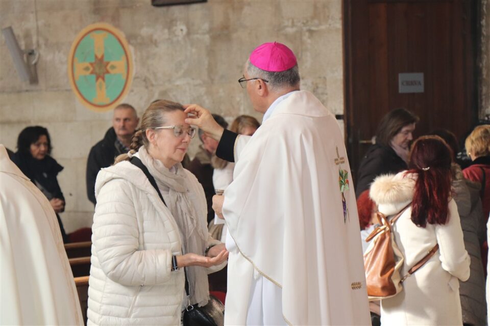 Pula: Biskup Štironja na proslavi blagdana Gospe Lurdske