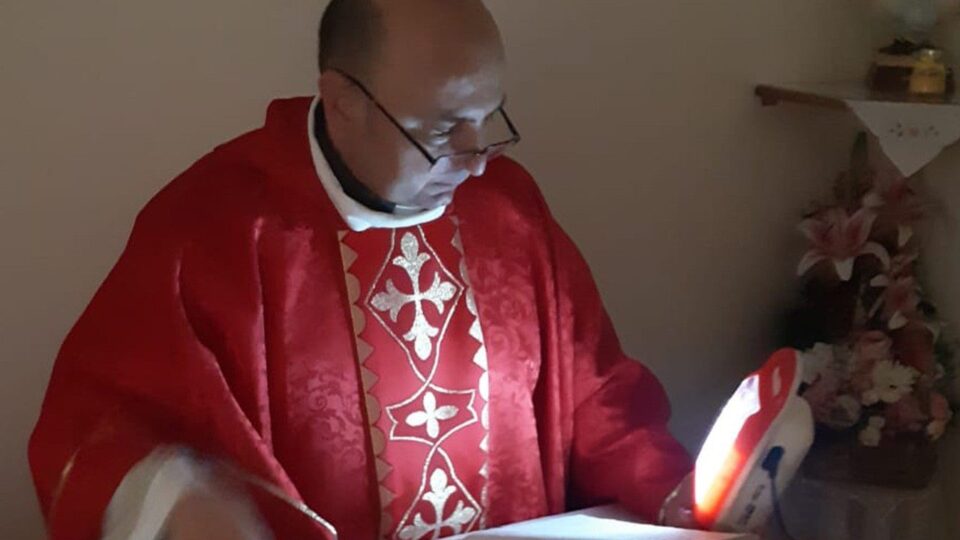 Fr.  Romanelli: Kršćani u Gazi žive ‘Križni put’ – Vatican News