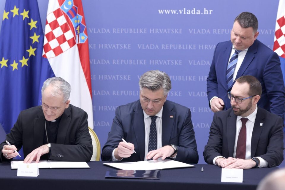 VIDEO: Potpisan sporazum za stadion Maksimir i objekte Katoličke Crkve u Gradu Zagrebu