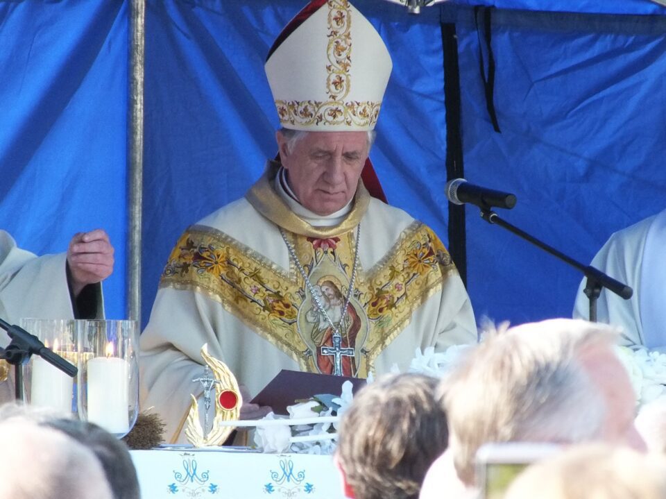 Papa Franjo prihvatio ostavku poljskog nadbiskupa optuženog za ignoriranje zlostavljanja