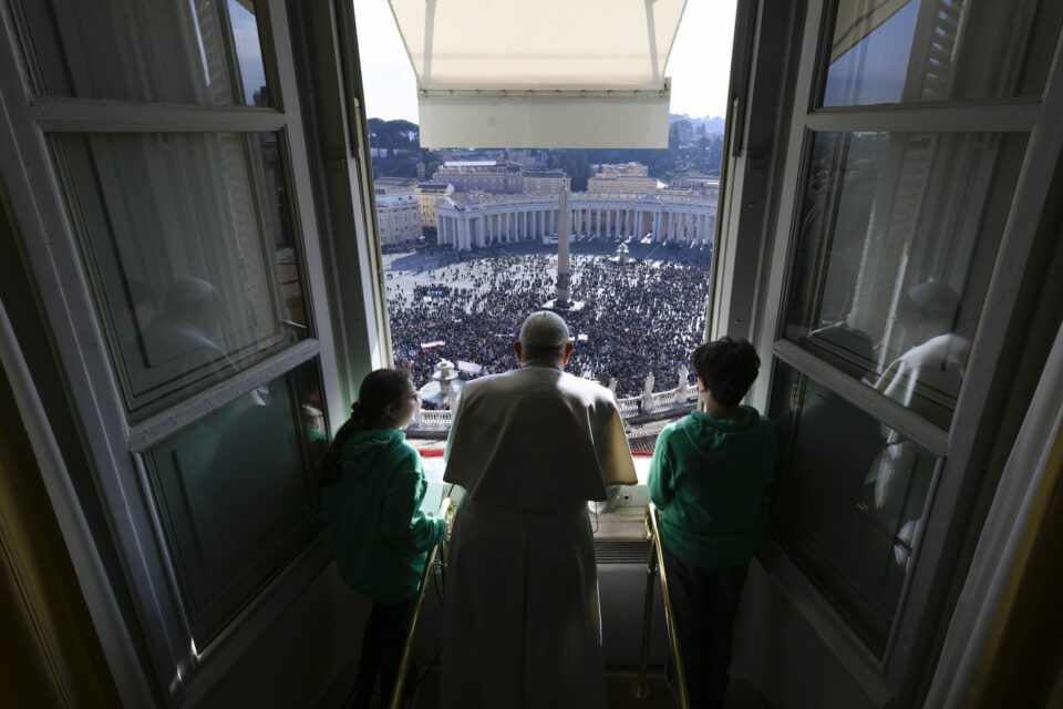 Papa Franjo otkazuje audijencije u ponedjeljak zbog i dalje prisutnih simptoma ‘blage gripe’