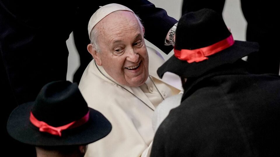 Vatikan kaže da blagoslovi za istospolne parove nisu hereza