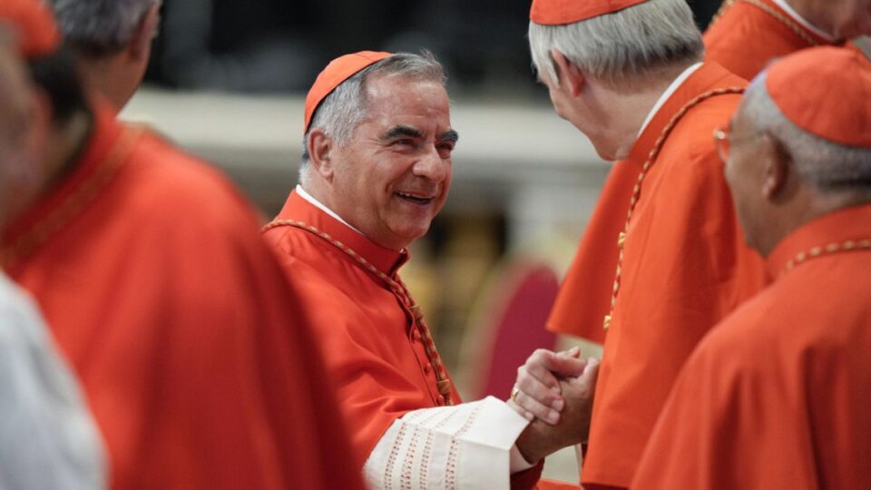 Vrhunski kardinal dobio zatvorsku kaznu u Vatikanu nakon suđenja za financijsku prijevaru