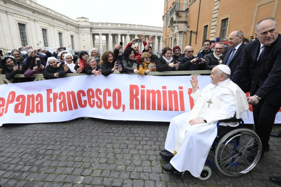 Papa Franjo posjetio bolnicu: Njegovi zdravstveni problemi kroz godine