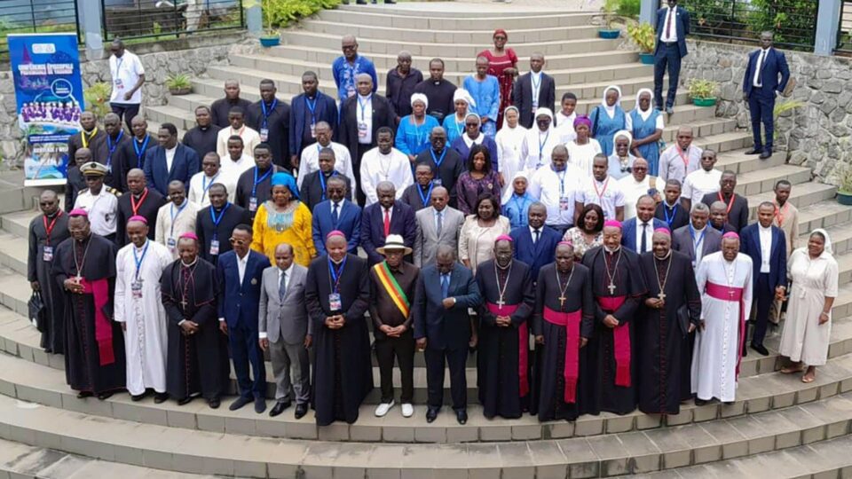 Kamerun: Biskupi Crkvene pokrajine Yaounde raspravljaju o Crkvi i digitalnom svijetu.  – Vatikanske vijesti