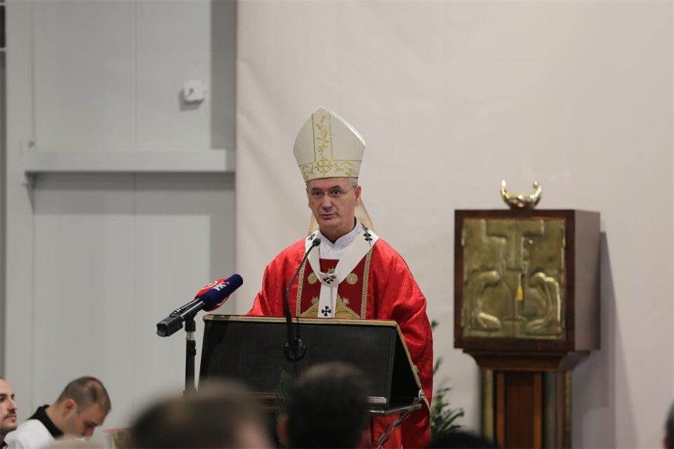 Zagreb: Nadbiskup Kutleša predvodio euharistijsko slavlje Nedjelje Muke Gospodnje