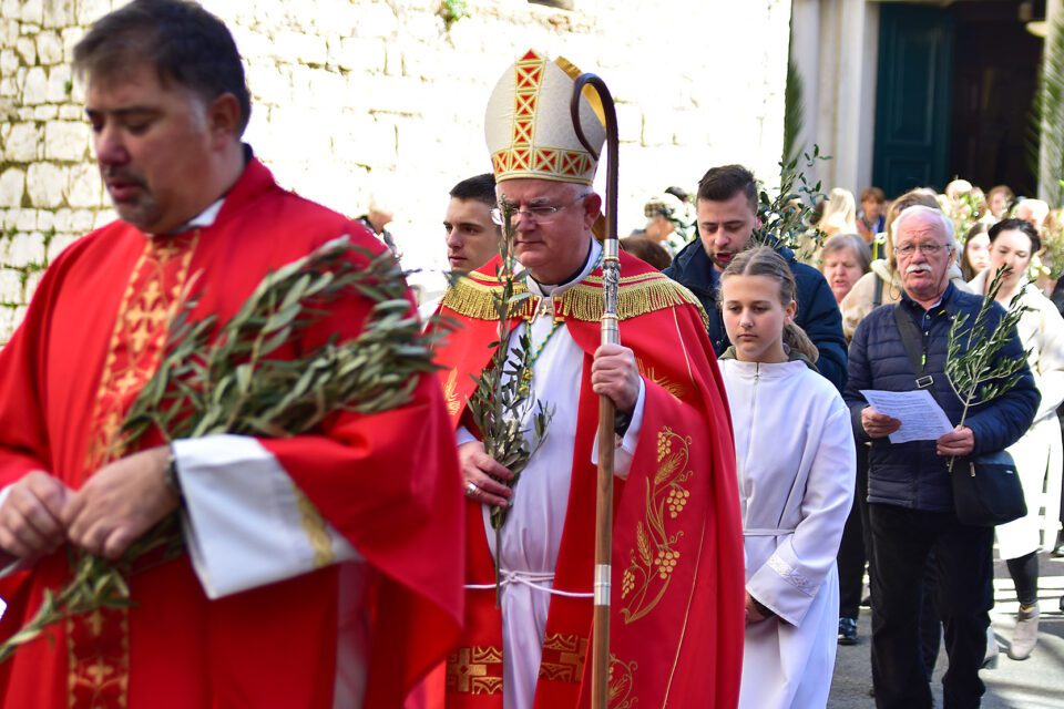 Jesmo li spremni kao Isus ljubiti i dijeliti sebe drugima – Riječka nadbiskupija