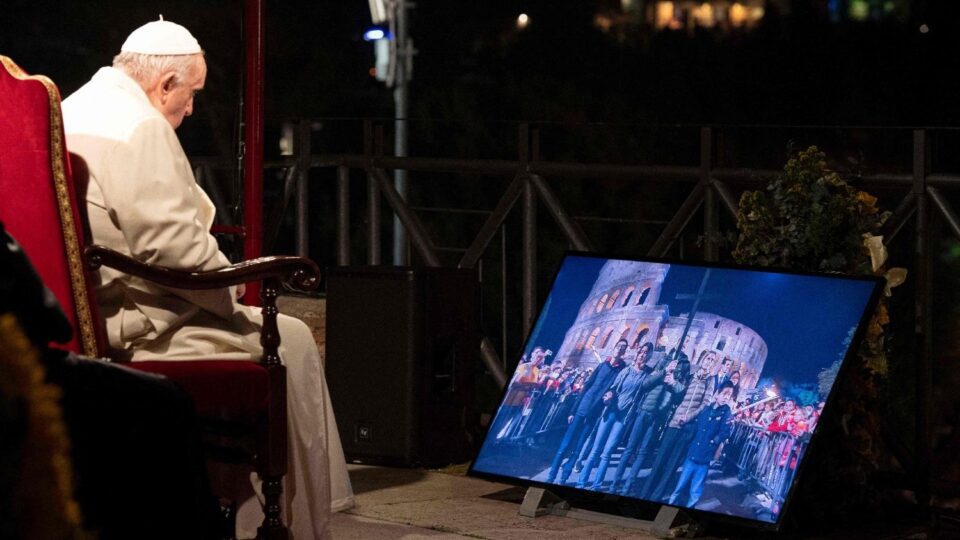 Papa Franjo piše meditacije za Križni put na Veliki petak