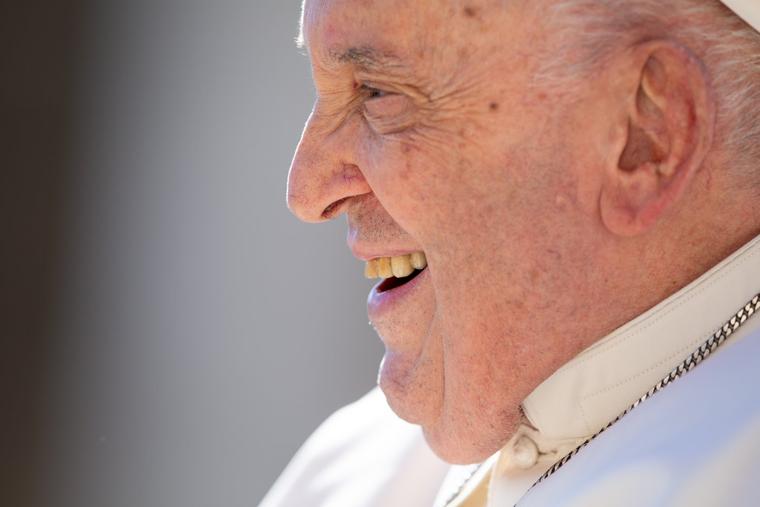 Papinski liječnik: Papa ‘nema posebnih bolesti’ i ‘dobro je u skladu sa svojim godinama’