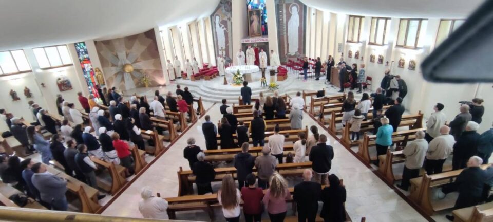 Uskrs u banjolučkoj katedrali | Katolička tiskovna agencija Biskupske konferencije BiH