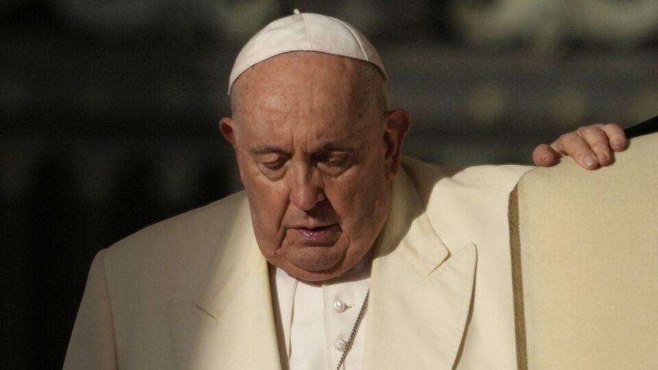 Papa Franjo otkazao putovanje na COP28 po nalogu liječnika