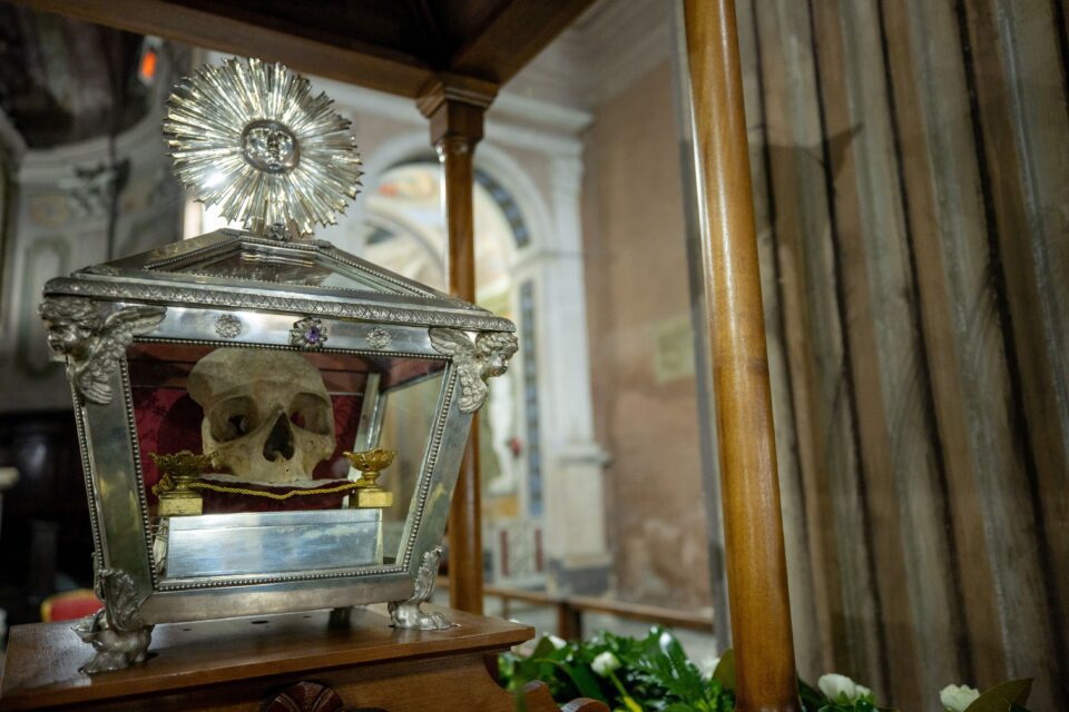 Relikvije sv. Tome Akvinskog nošene u procesiji povodom 750. obljetnice njegove smrti