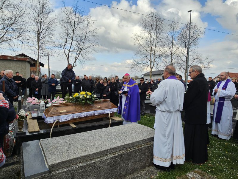 U VIDOVCIMA POKOPAN PREČ. MARKO LOŠ