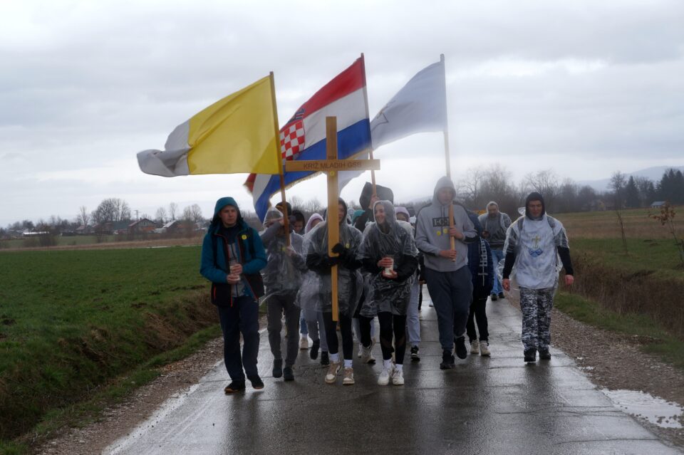 Biskupijski Križni put mladih