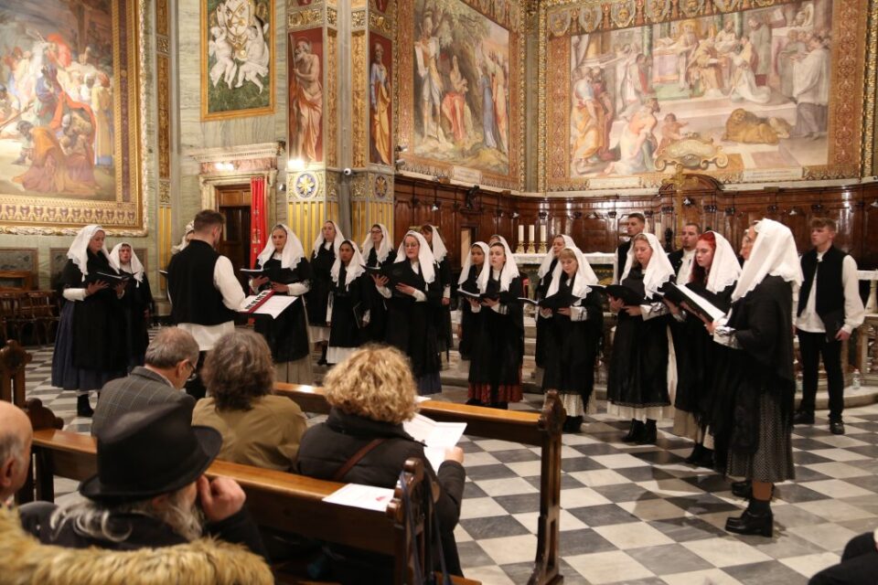 ​​​​​​​U Hrvatskoj crkvi sv. Jeronima u Rimu održan korizmeni koncert „Križu Svetom“