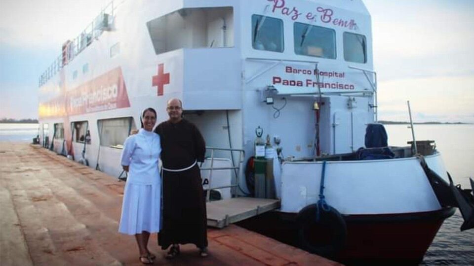 Rijeka Amazona: Brod koji nosi Kristovu nadu i utjehu – Vatican News