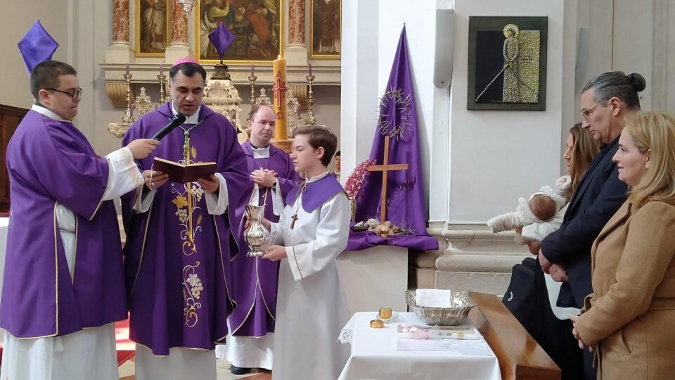 Krštenje šestog djeteta u obitelji Lale – Dubrovačka biskupija