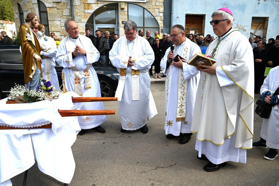 OBROVAC: Nadbiskup Zgrablić predvodio misno slavlje i procesiju na svetkovinu sv. Josipa