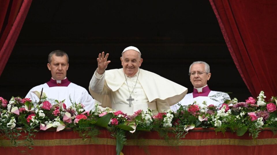 Papa Franjo na Uskrs Urbi et Orbi: Krist je uskrsnuo!  Sve počinje iznova!  – Vatikanske vijesti