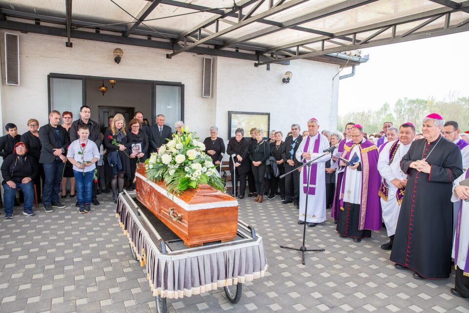 Pokopana Marta Košić, majka biskupa Vlade – Sisačka biskupija