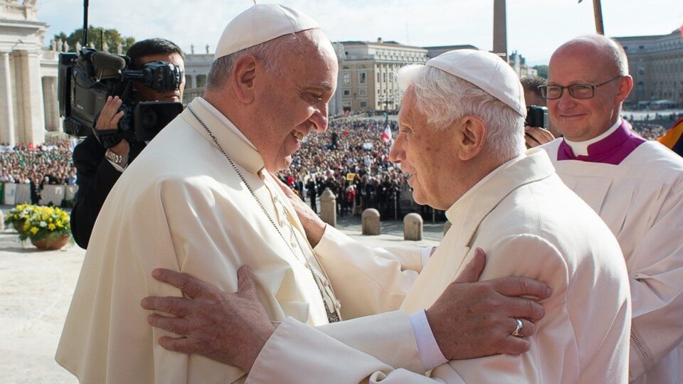 Knjiga sa sjećanjima pape Franje na Benedikta XVI.