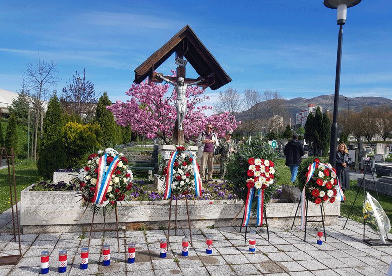 Izaslanstva MO i OS BiH položili vijence na katoličkom groblju “Sv. Josip”