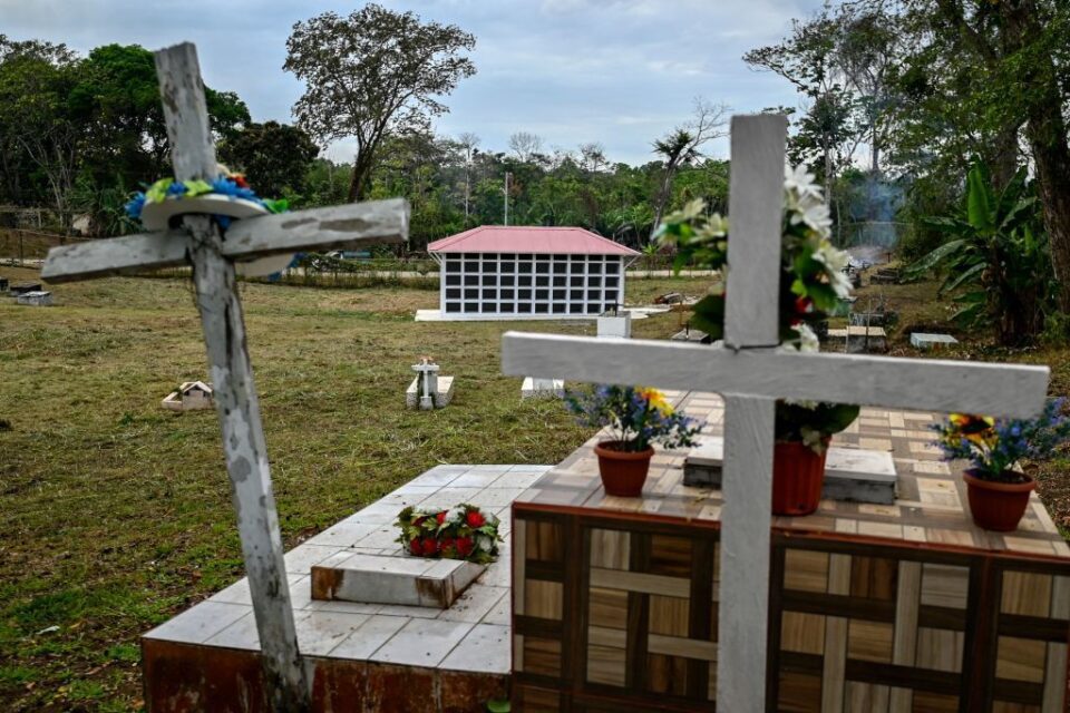 ‘Iz kršćanskog milosrđa’ svećenici pokapaju migrante koji su umrli u džungli Darien