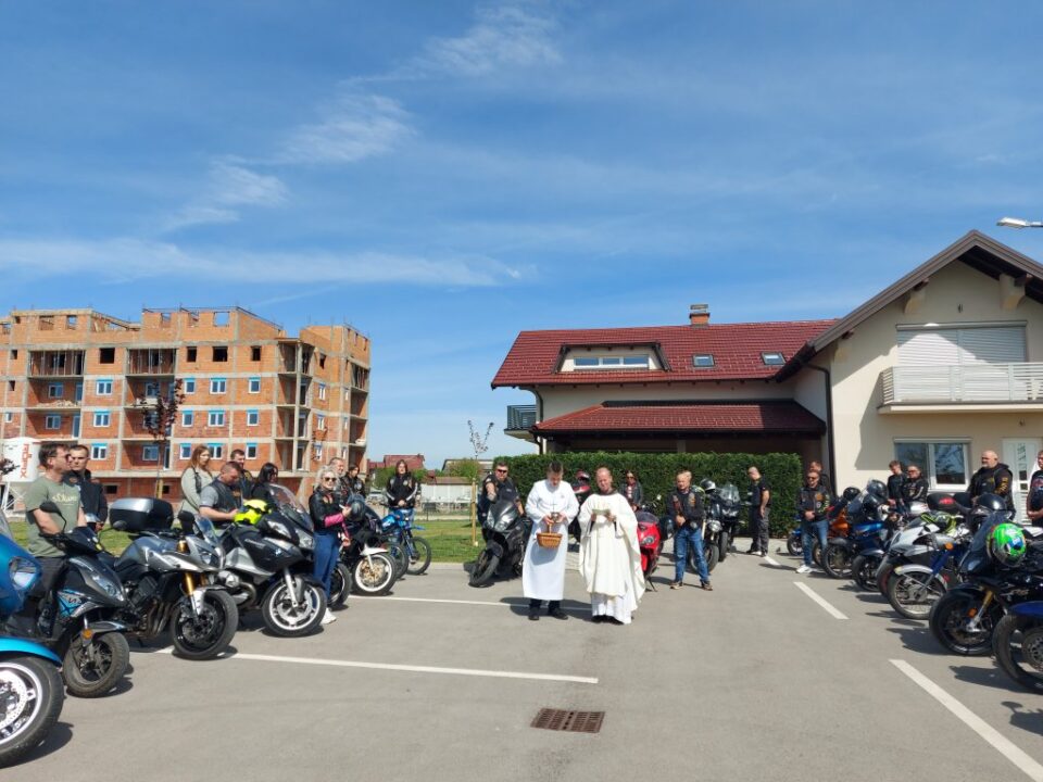 Sveta misa i blagoslov motorista i njihovih motora u župi u Orašju