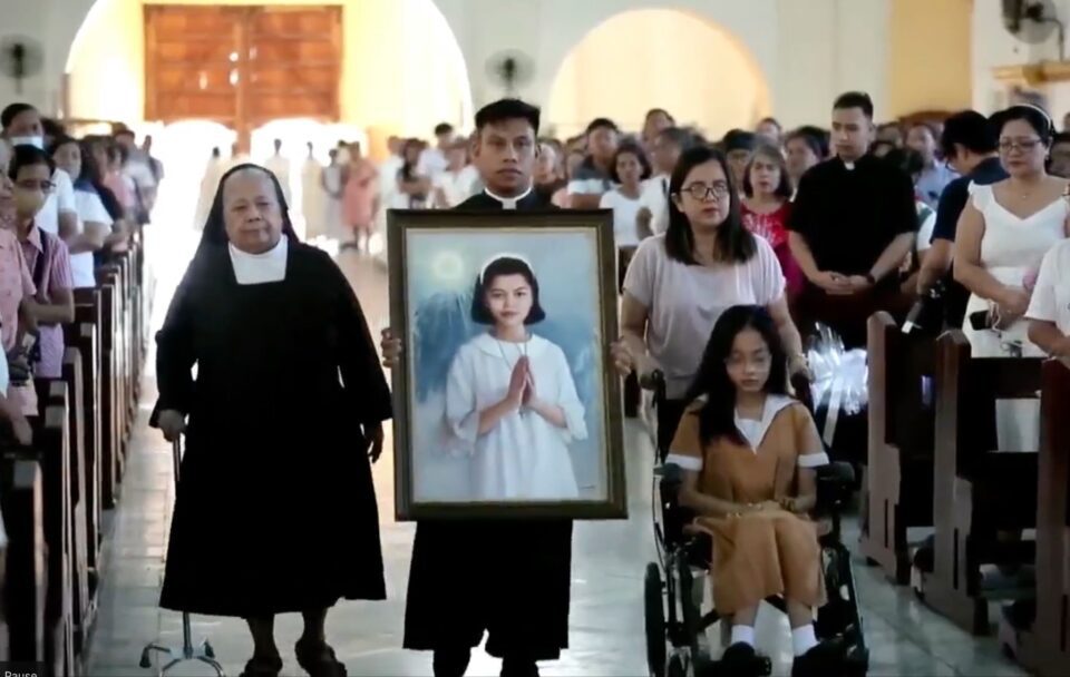 13-godišnja Filipinka koja je voljela euharistiju službeno je na putu sveca