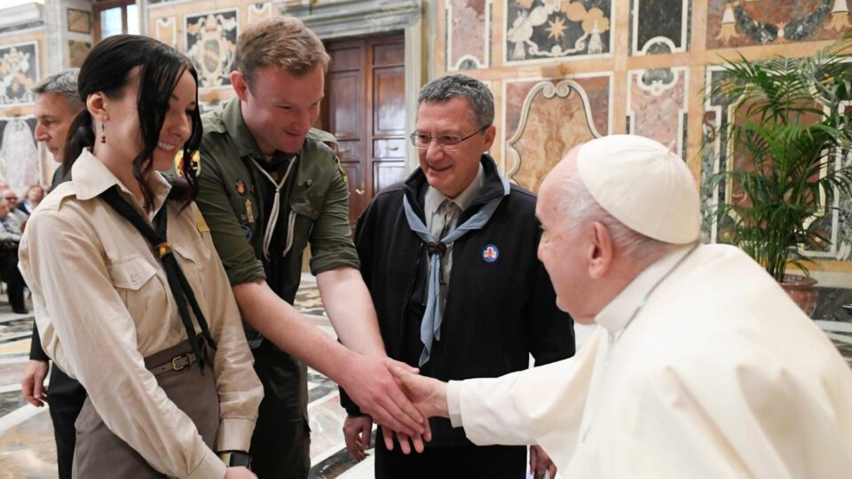 Papa talijanskim izviđačima: ‘Moramo braniti dostojanstvo svih ljudskih života’ – Vatican News